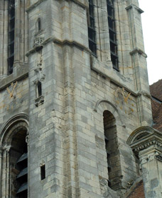 Façade de l'église Saint-Pierre de Goussainville