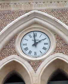 Détail d'un des cadrans de l'église