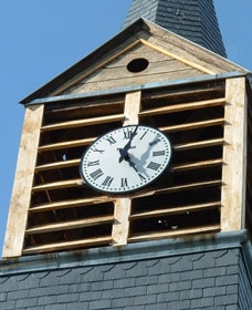 Détail de l'horloge et des cloches