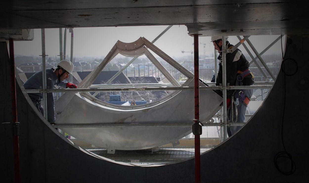 Installatoin de mécanisme d'horloge monumentale